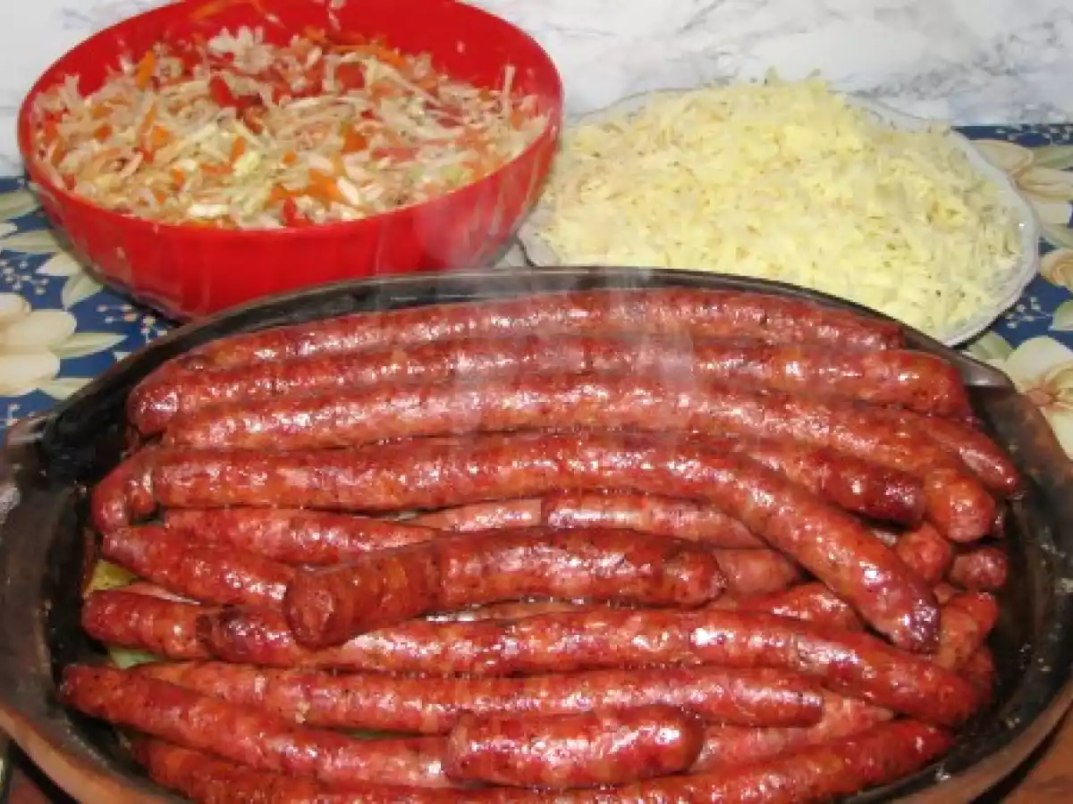 Carnati de Sibiu cu garnitura de cartofi in bere si cascaval ? - poza 13