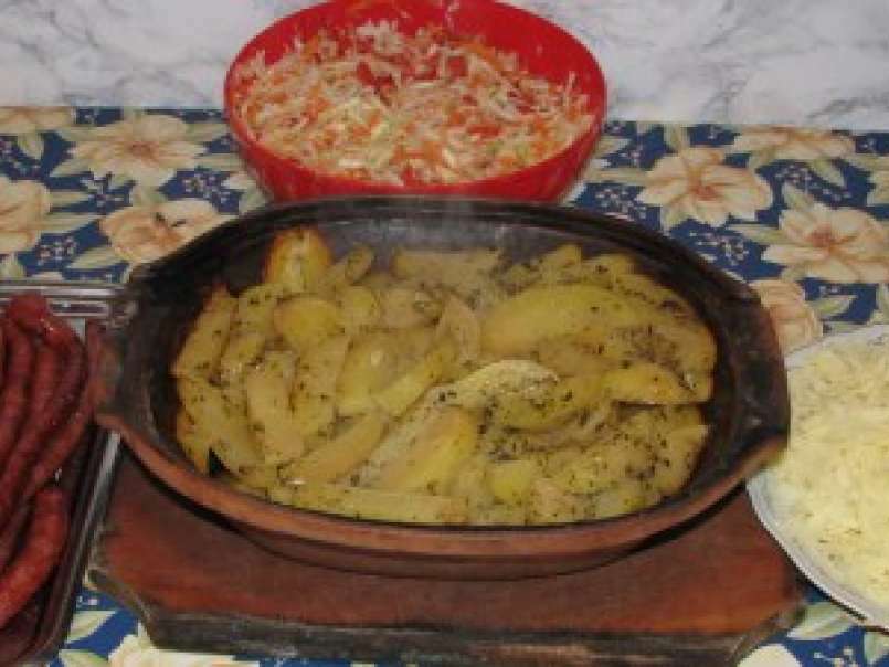 Carnati de Sibiu cu garnitura de cartofi in bere si cascaval ?, poza 14