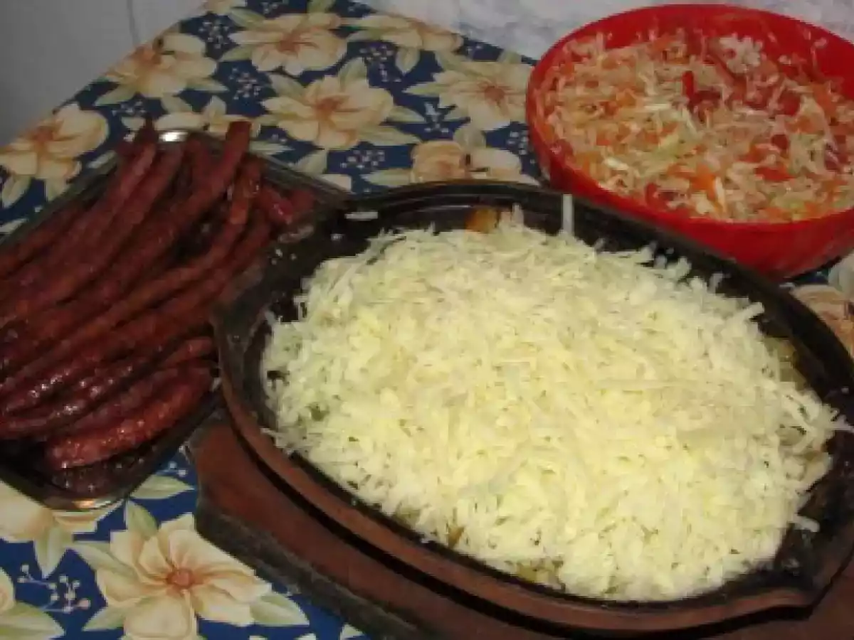 Carnati de Sibiu cu garnitura de cartofi in bere si cascaval ? - poza 15