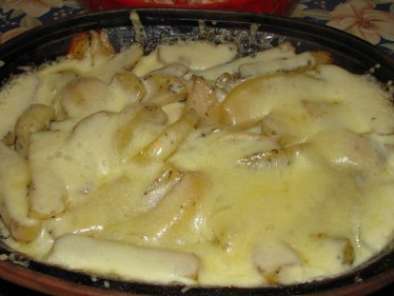 Carnati de Sibiu cu garnitura de cartofi in bere si cascaval ?, poza 17