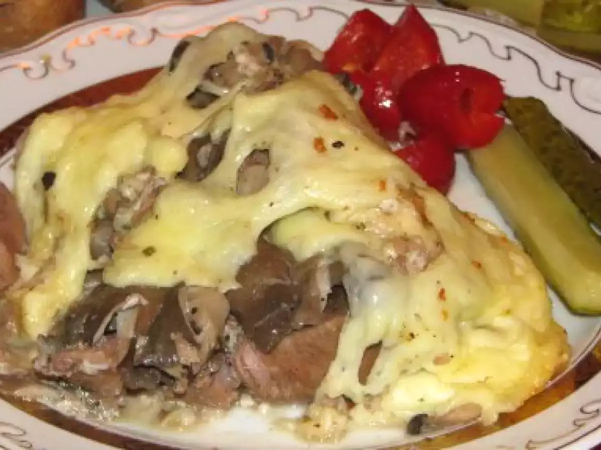 Carne de vita cu pleurotus si cascaval