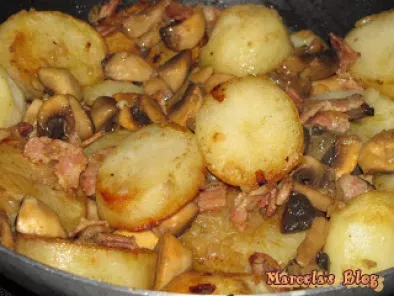 Cartofi, bacon si ciuperci la tigaie - poza 2