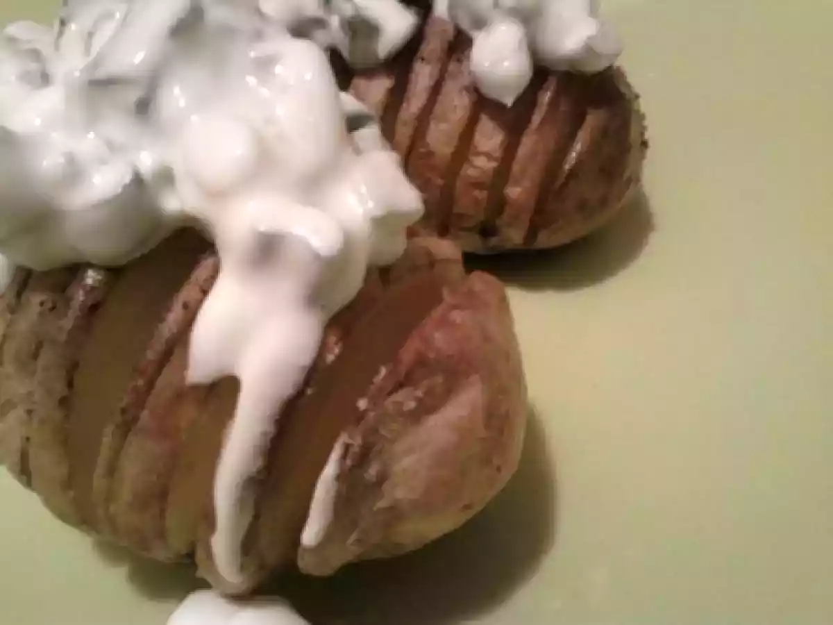 Cartofi copti cu smantana si ceapa verde - poza 2