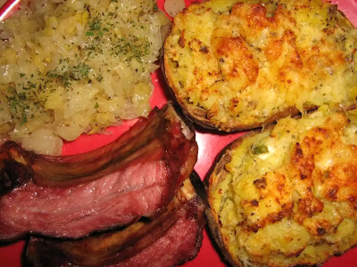 Cartofi copti de doua ori cu salata de varza murata - poza 6