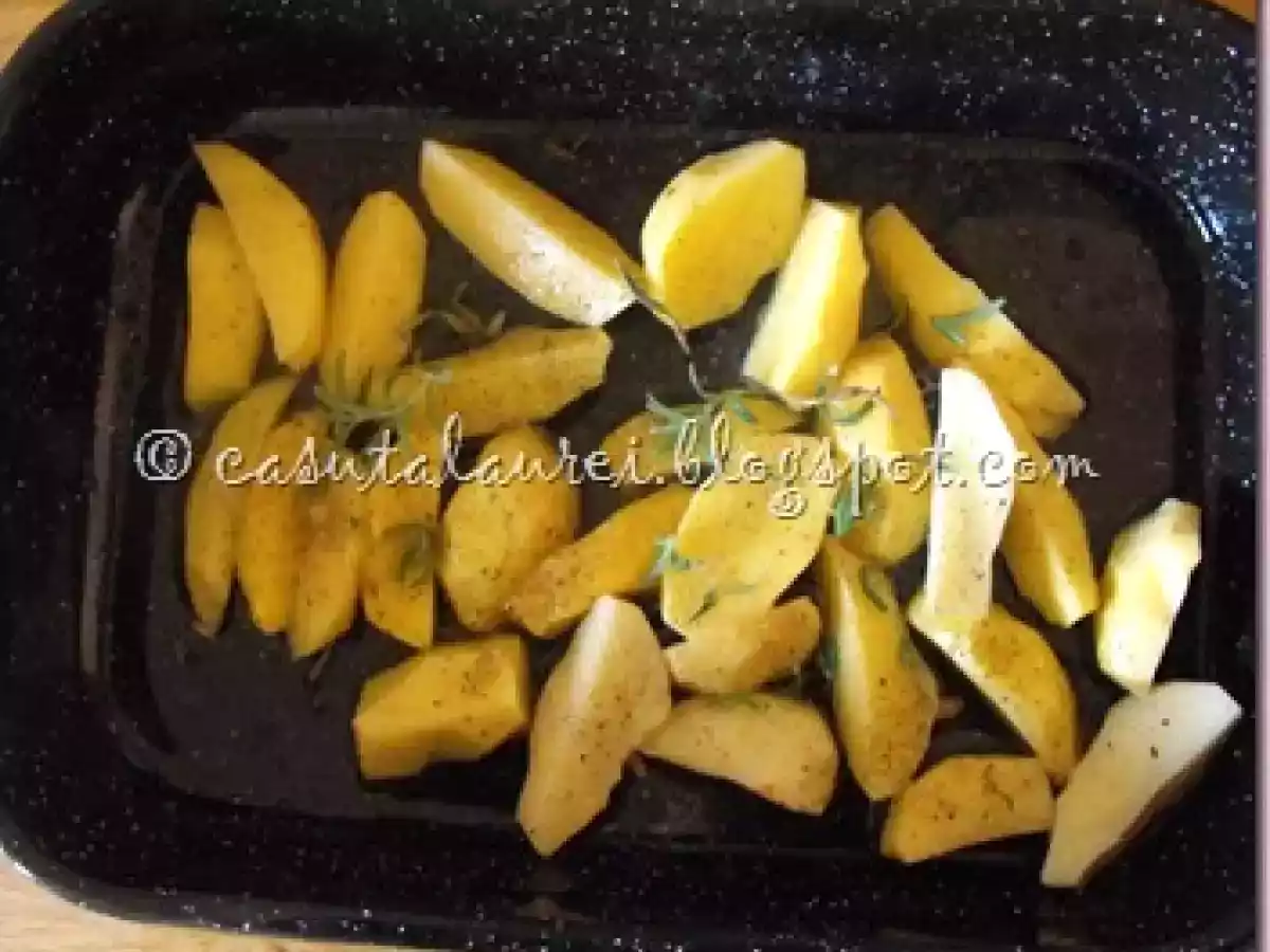 Cartofi copti la cuptor - poza 2