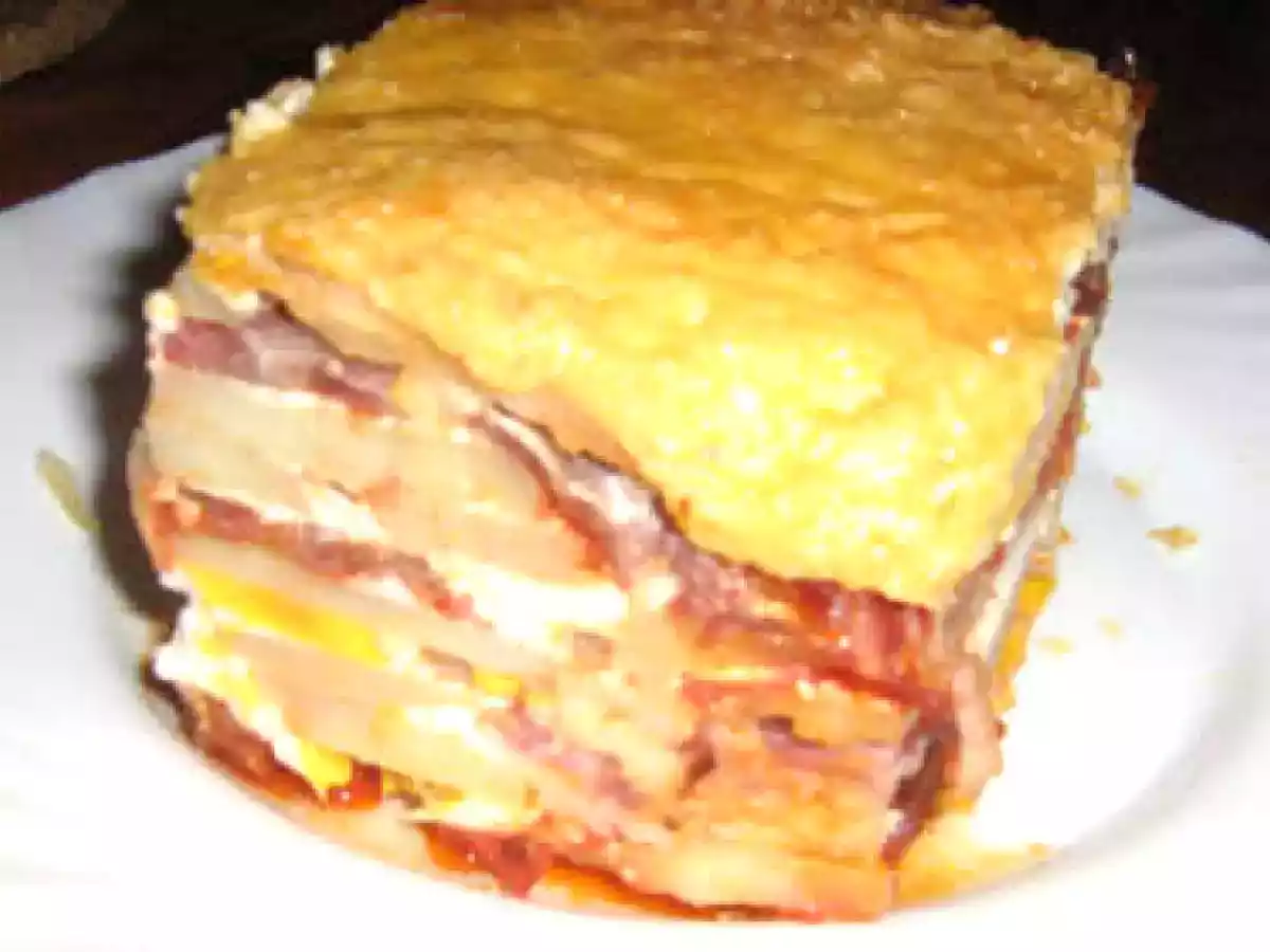 CARTOFI CU CARNATI LA CUPTOR