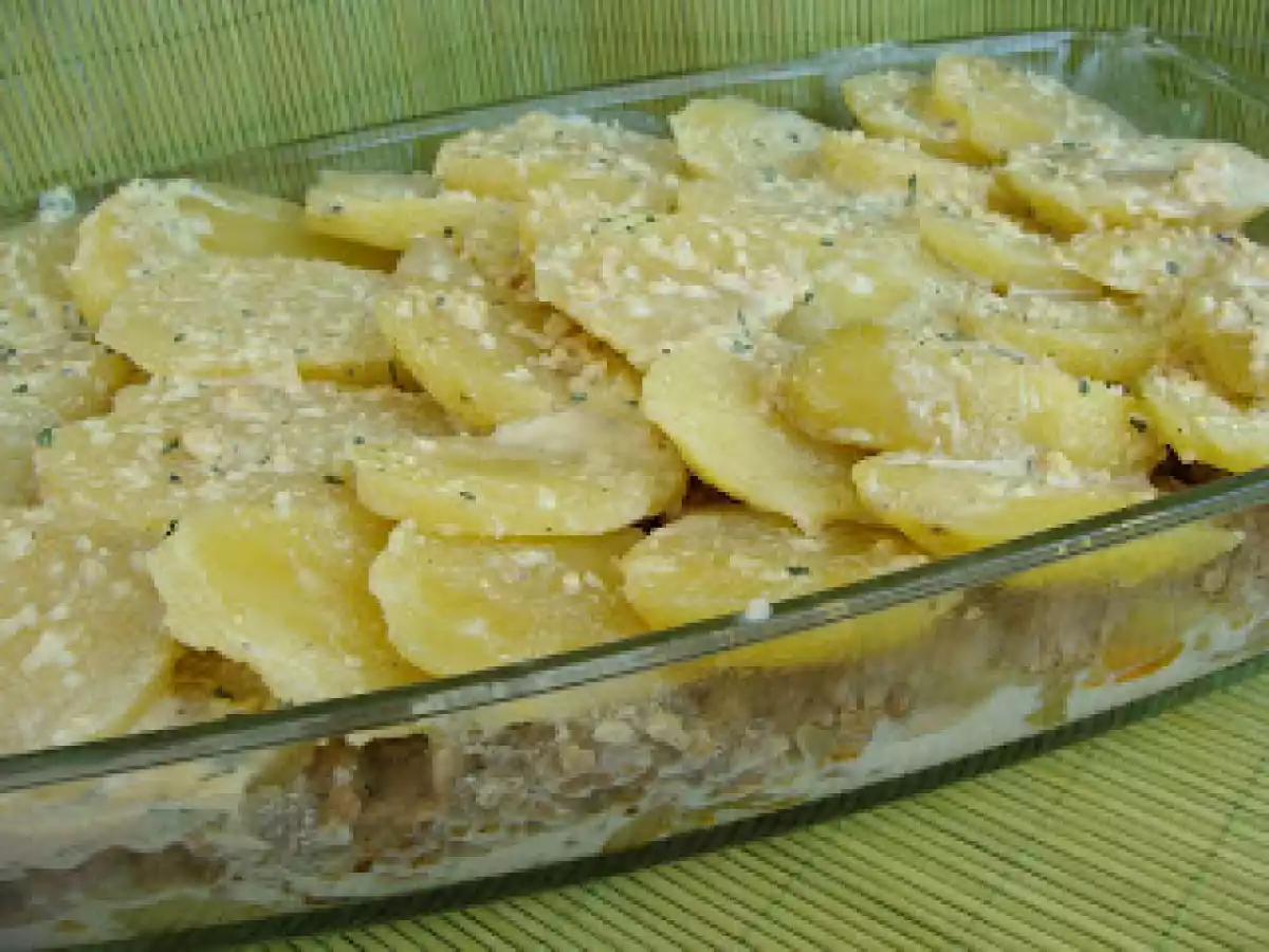 Cartofi cu carne la cuptor - poza 8