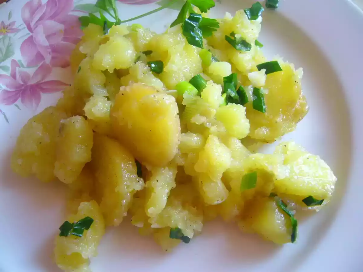 Cartofi cu ceapa verde