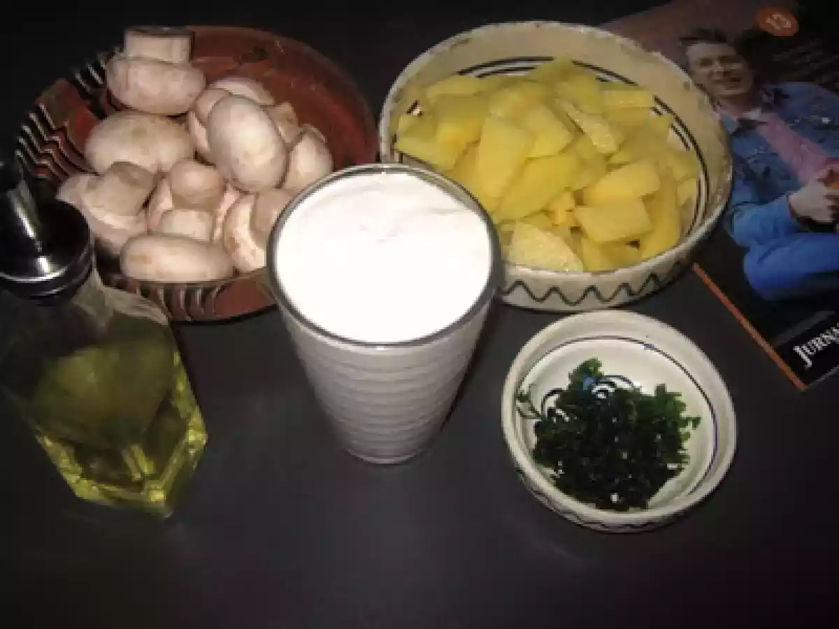 Cartofi cu ciuperci si smantana - poza 2