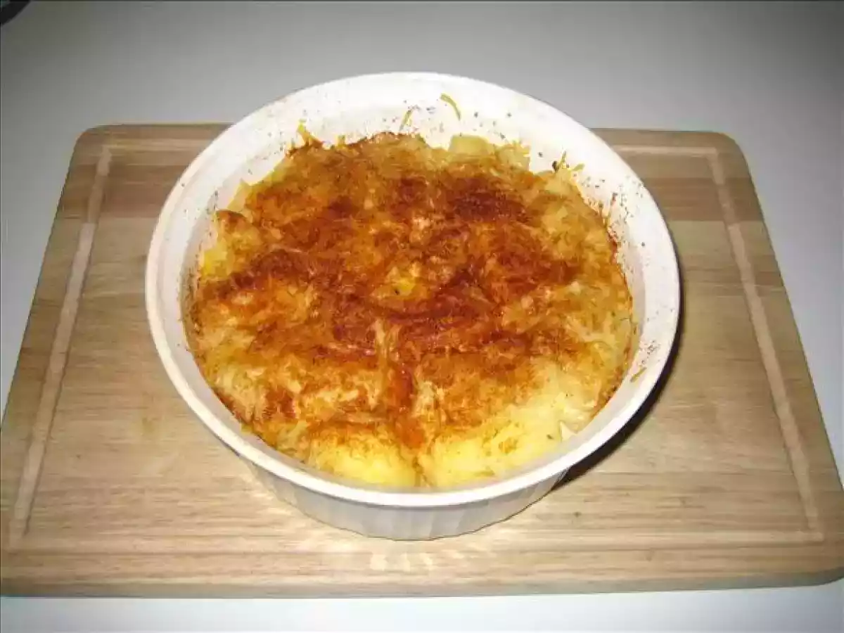 Cartofi cu oua la cuptor