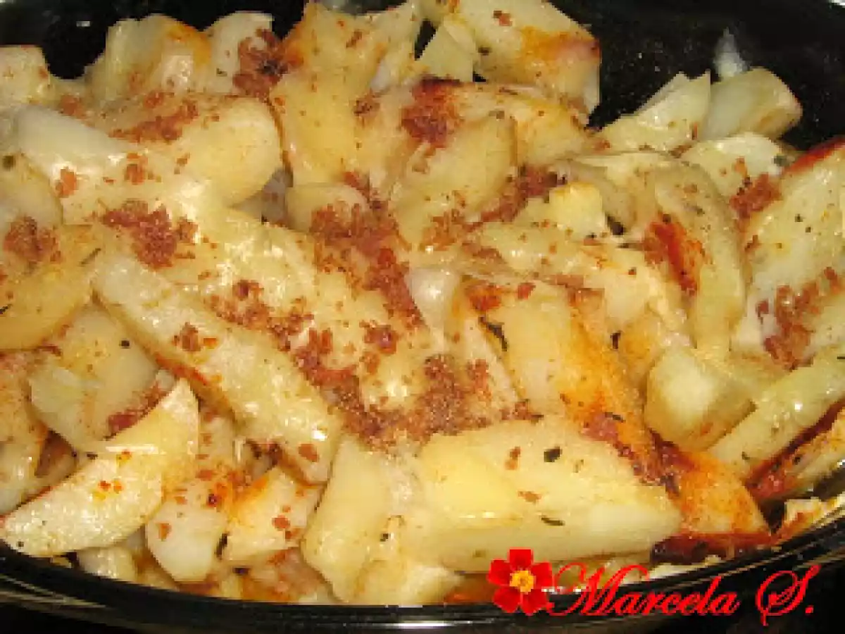 Cartofi cu parmezan si bacon la cuptor