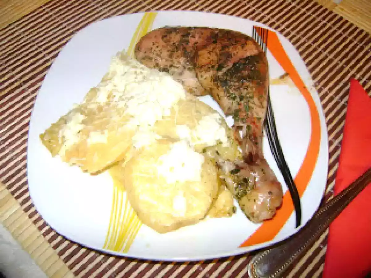 Cartofi cu sos de smantana