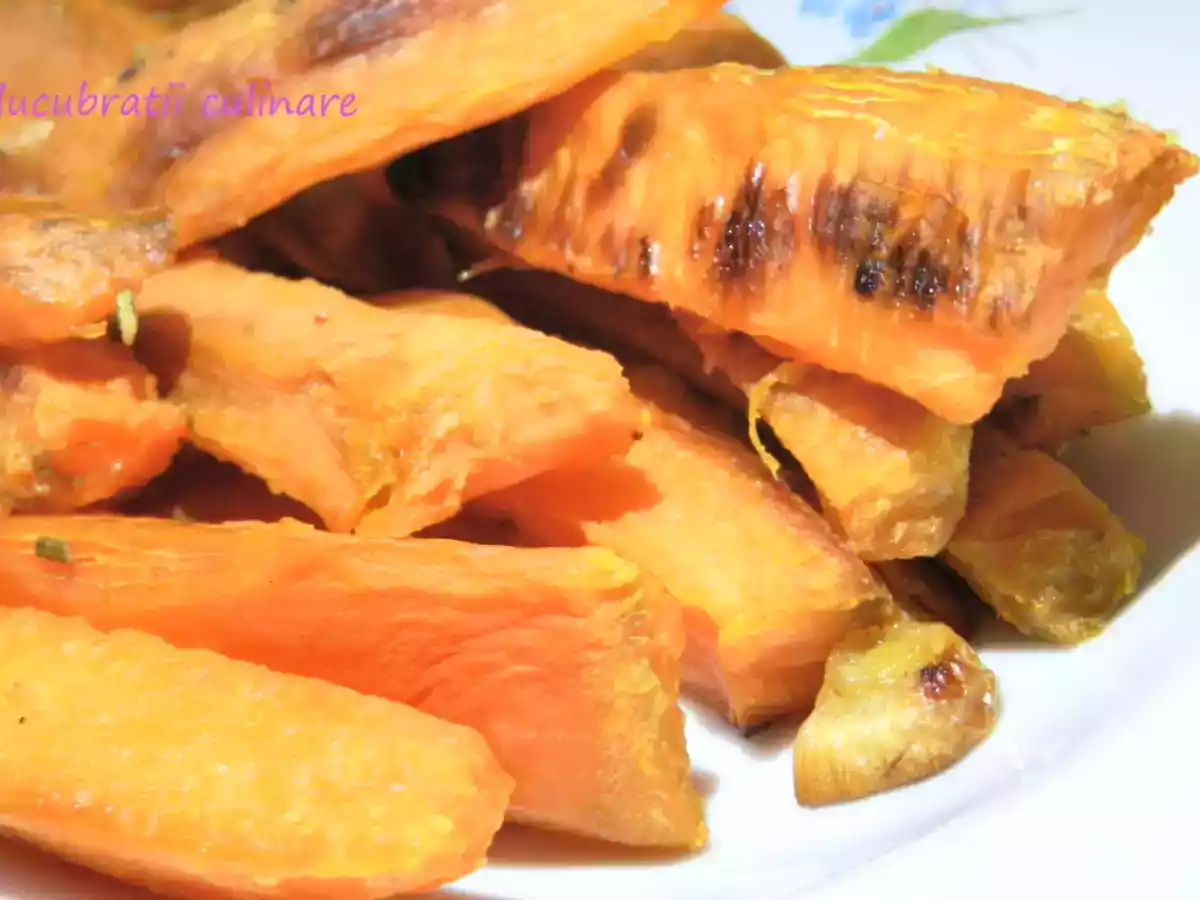 Cartofi dulci cu rozmarin si nucsoara