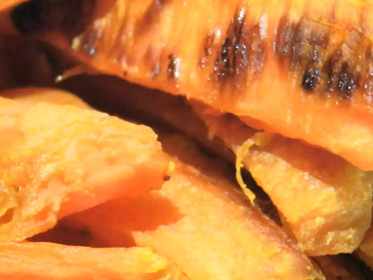 Cartofi dulci cu rozmarin si nucsoara - poza 2