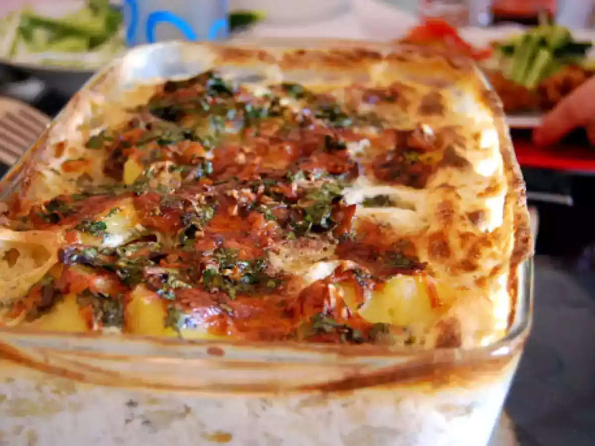 Cartofi gratinati cu usturoi si ciuperci - poza 2