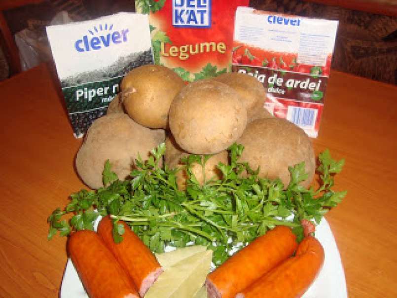Cartofi la cuptor cu carnati - poza 2
