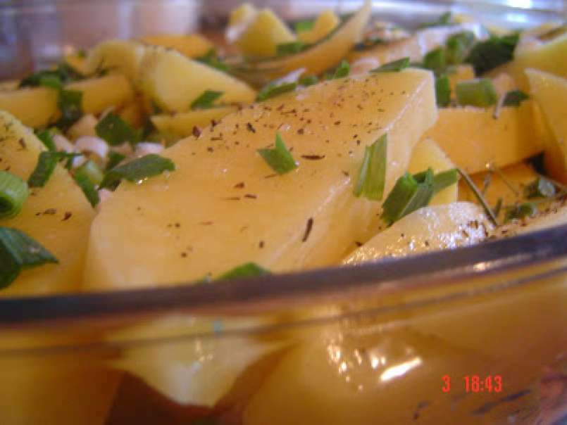 Cartofi la cuptor cu salata de primavara - poza 4