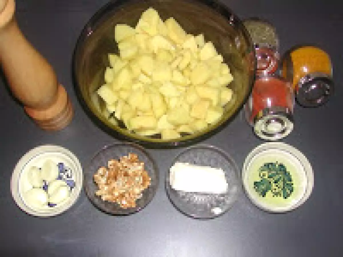 Cartofi la cuptor cu sos de nuci - poza 8