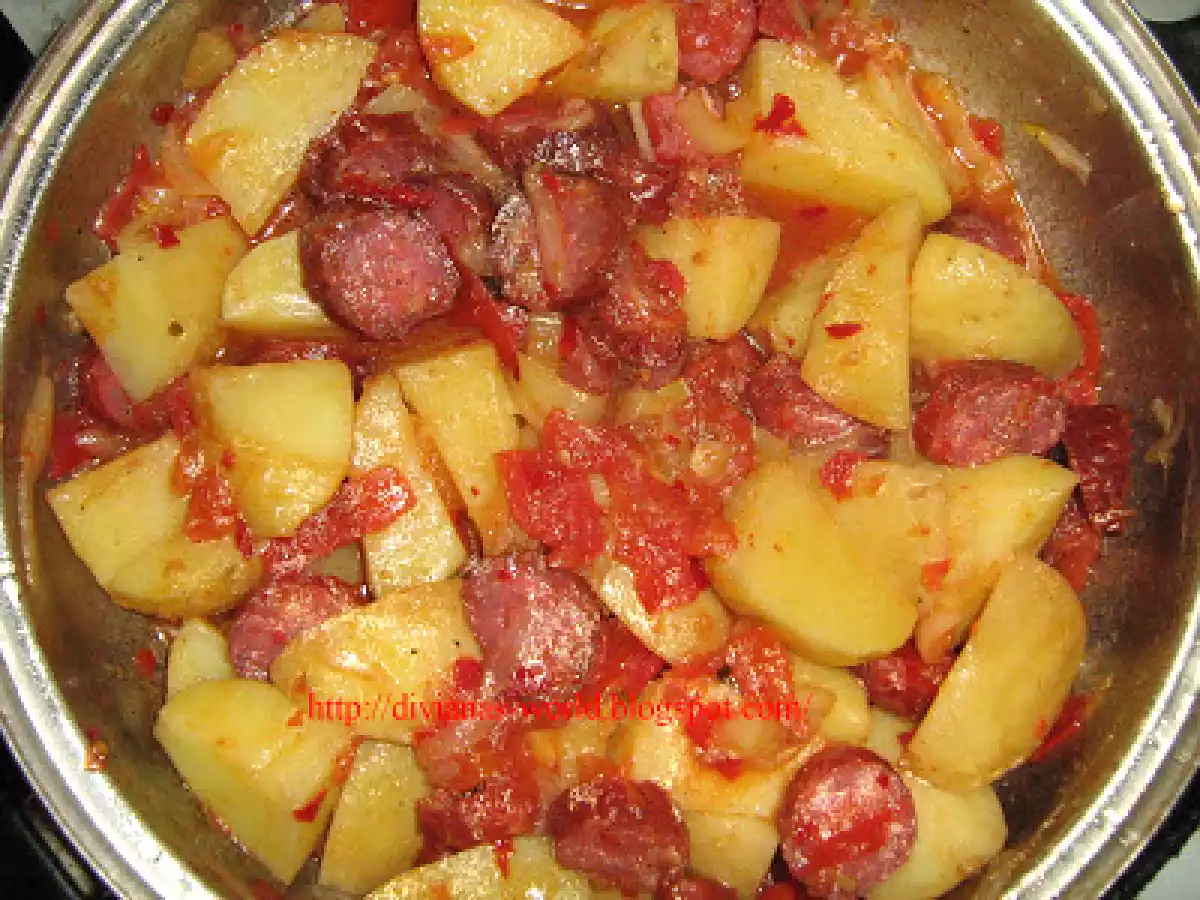 CARTOFI LA TIGAIE IN STIL SPANIOL - poza 2