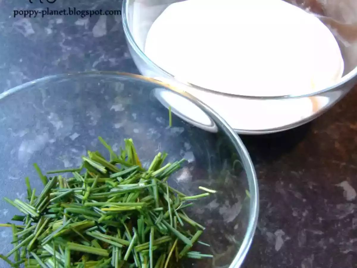 Cartofi noi cu marar si sos de smantana - poza 6