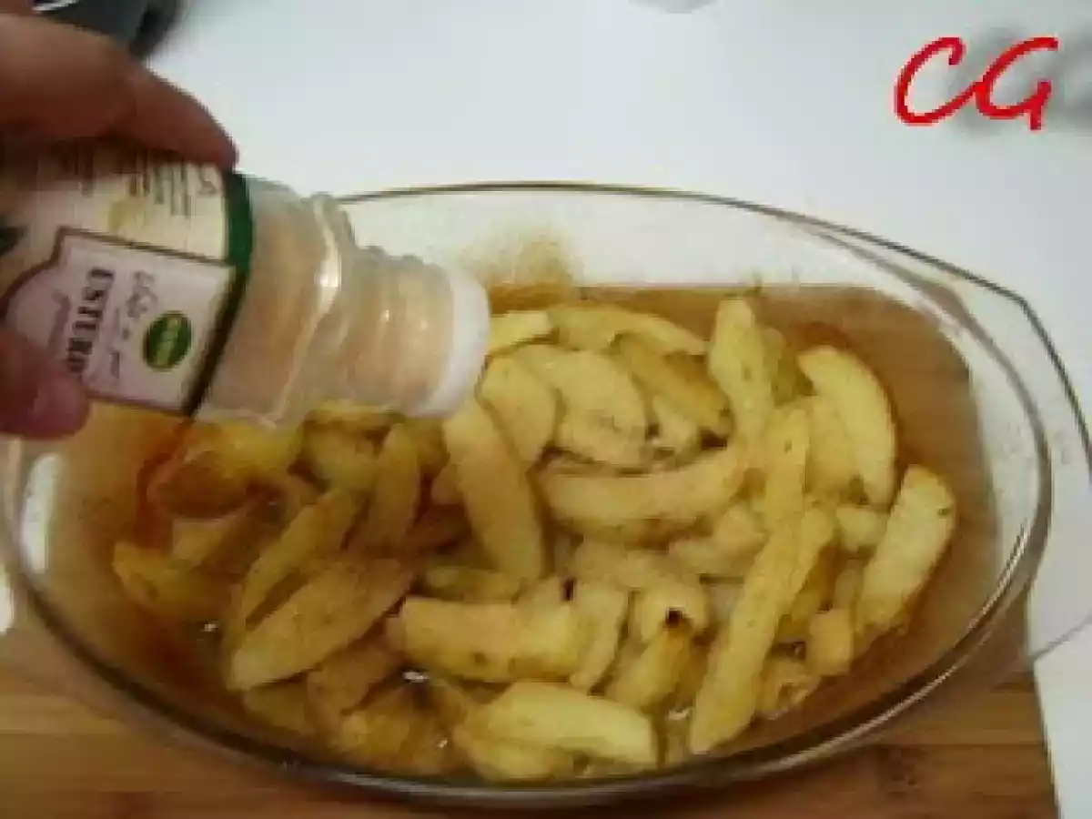 Cartofi noi la cuptor cu branza - poza 2