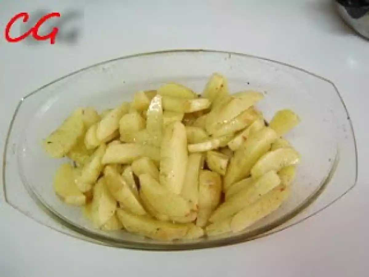 Cartofi noi la cuptor cu branza - poza 3