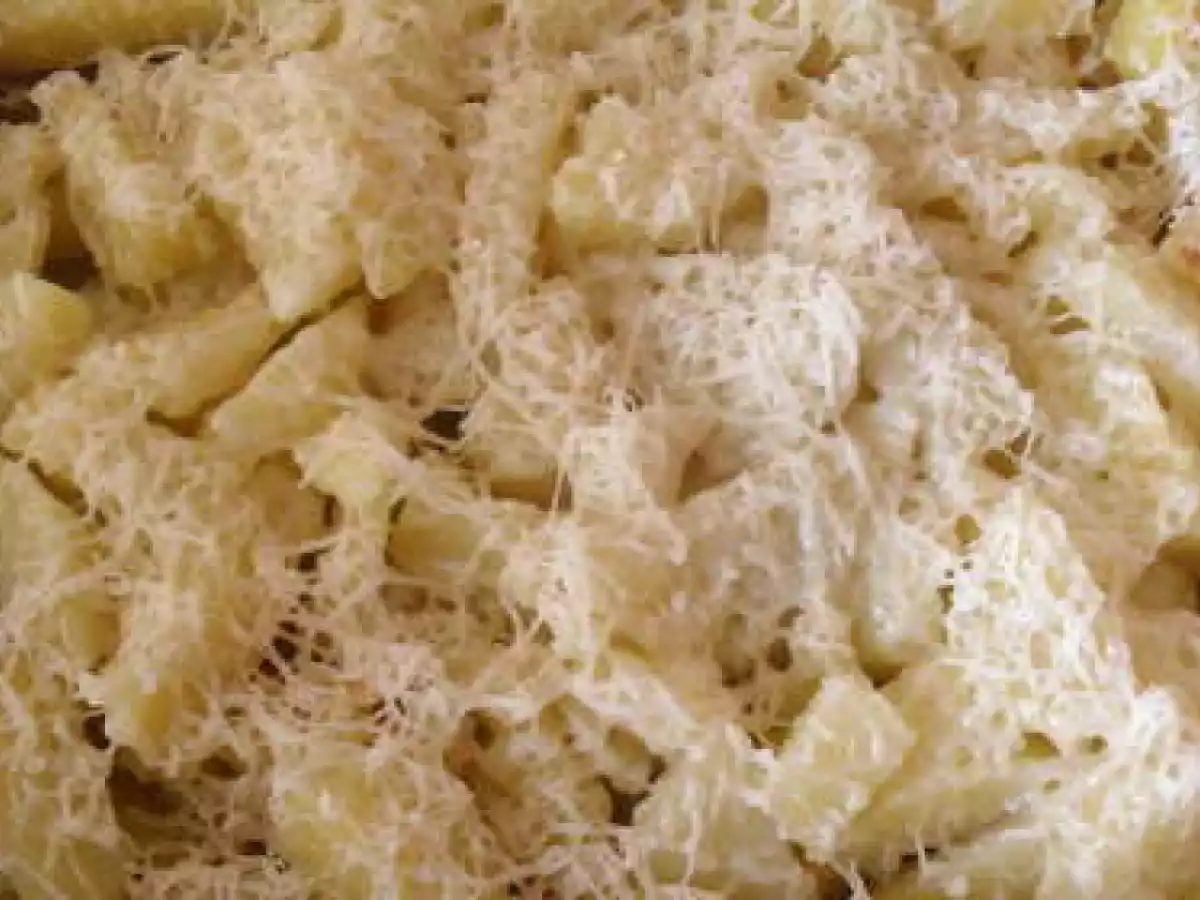 Cartofi noi la cuptor cu cas de oaie - poza 2