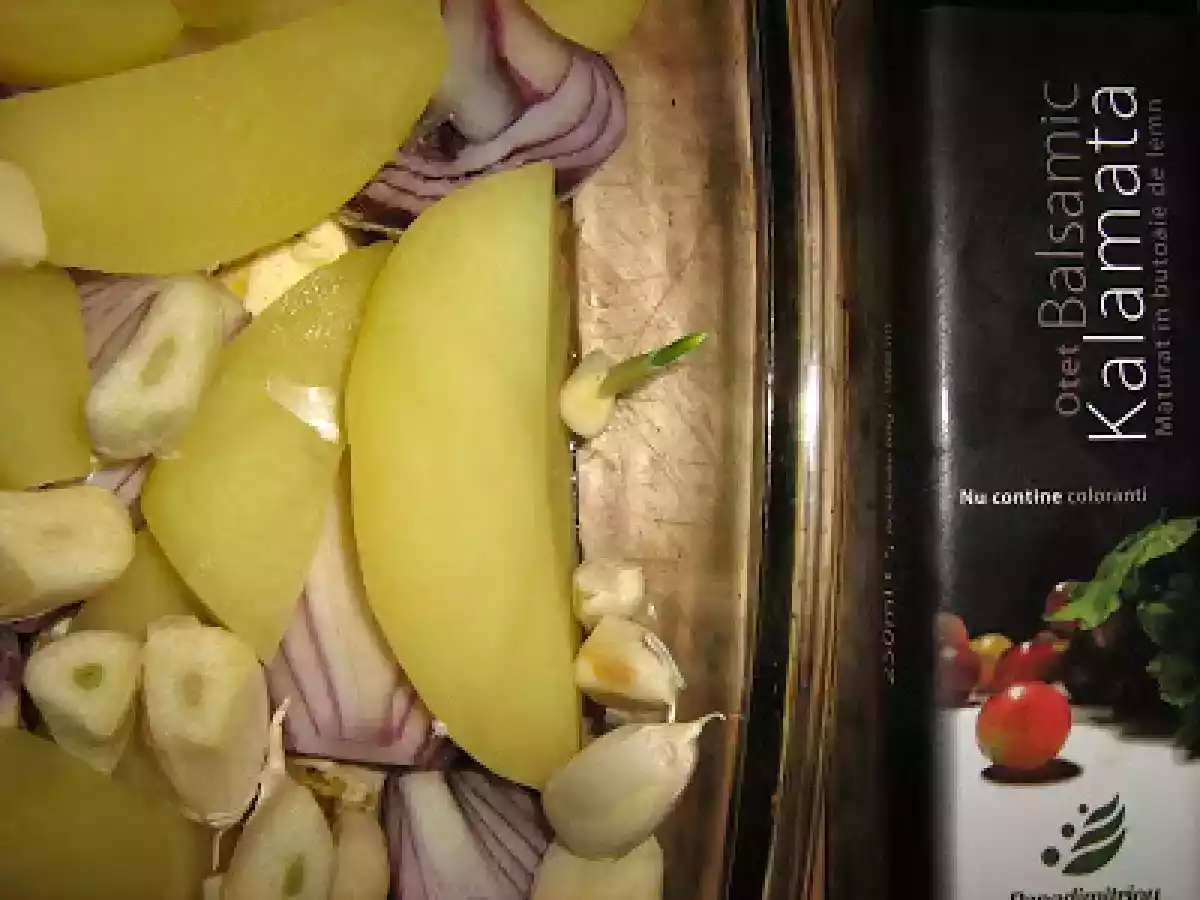Cartofi si ceapa rosie la cuptor cu otet balsamic - poza 3