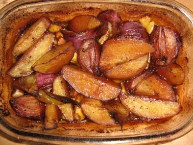Cartofi si ceapa rosie la cuptor cu otet balsamic, poza 5