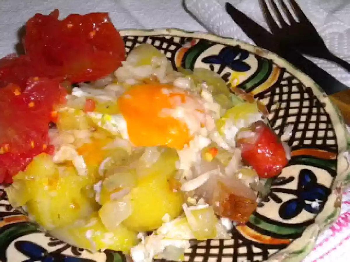 Cartofi taranesti cu cabanos, slanina si ou - poza 2