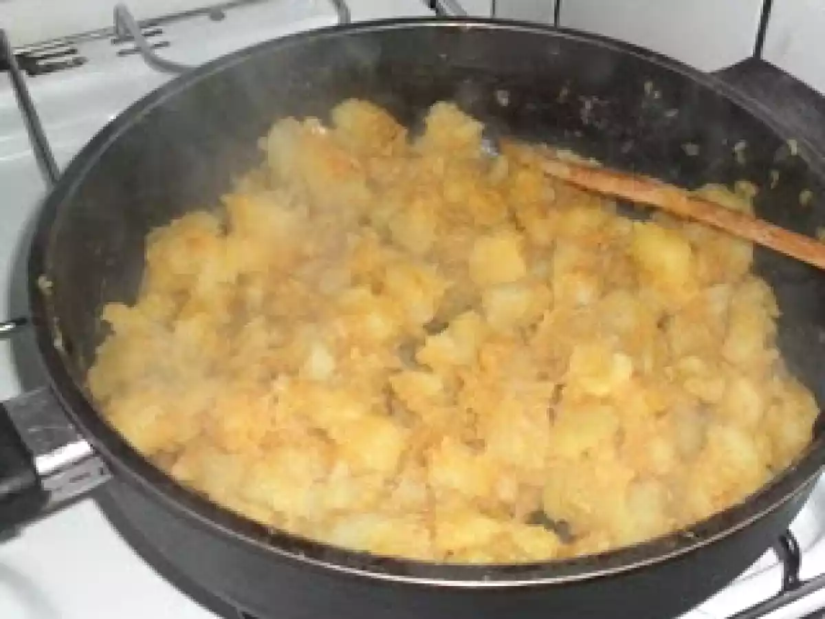 Cartofi taranesti cu ficatei de pui - poza 5