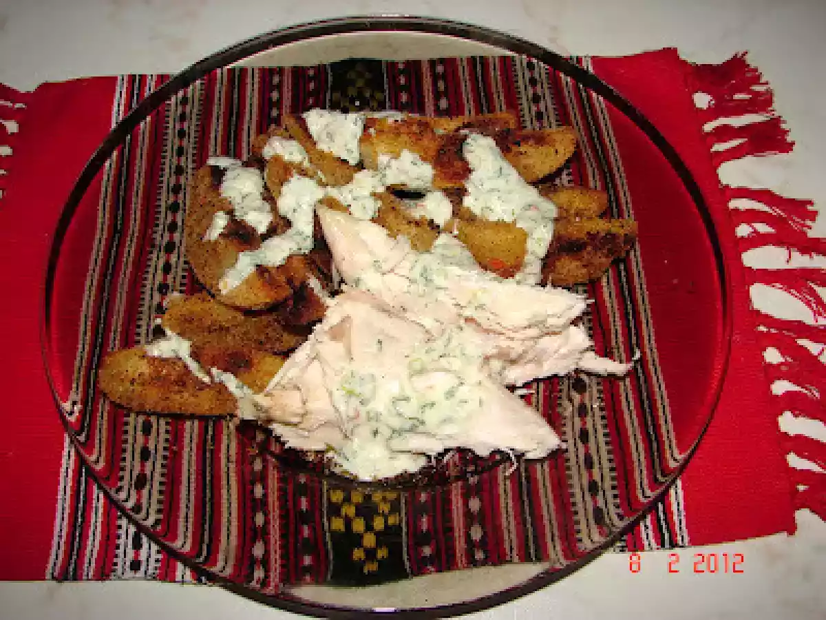 Cartofi trasi in pesmet cu sos de iaurt - poza 4