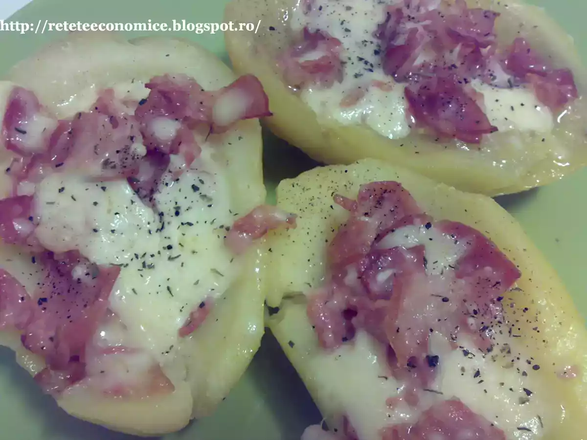 Cartofi umpluti cu cascaval si bacon