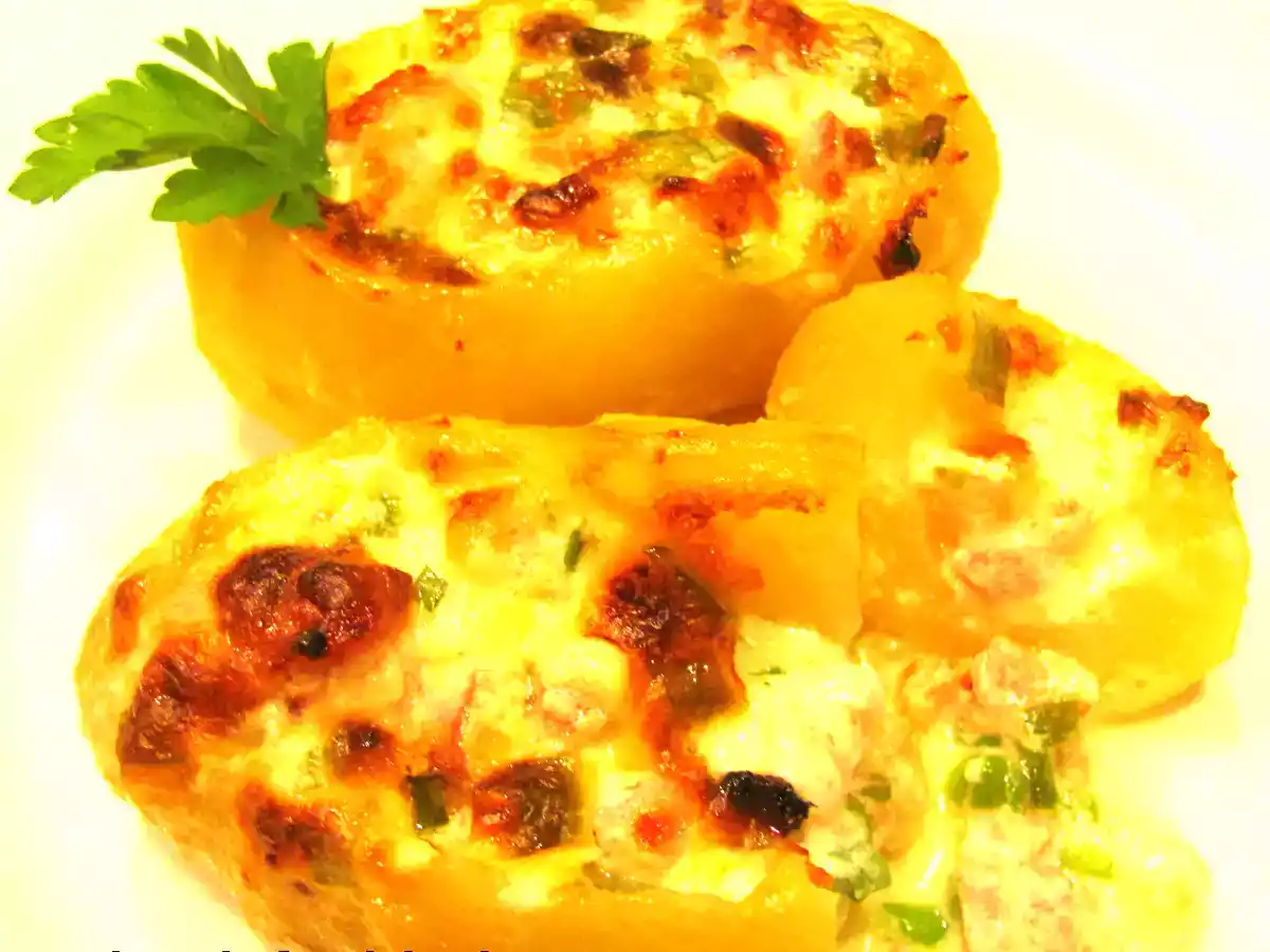 Cartofi umpluti cu mascarpone si sunca afumata - poza 2