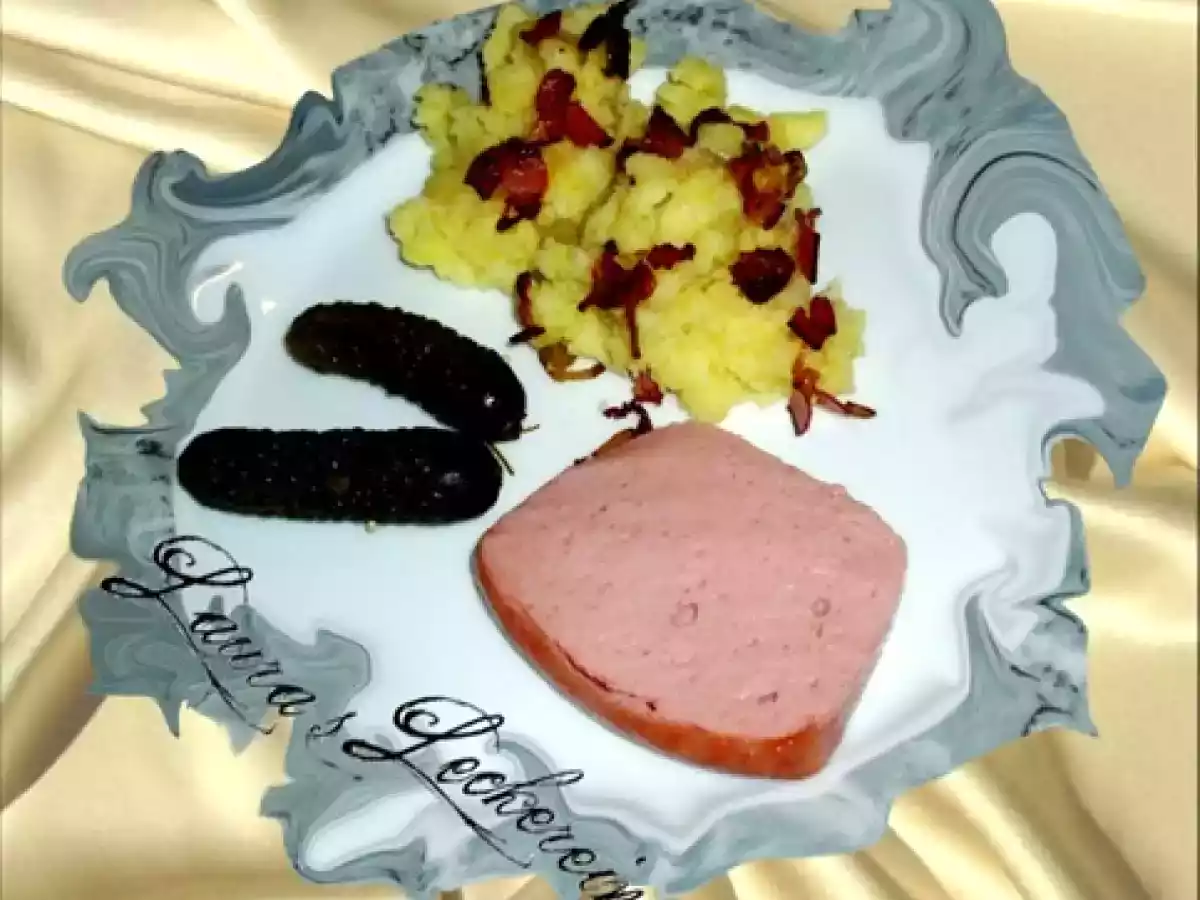 CARTOFI ZDROBITI CU CEAPA PRAJITA