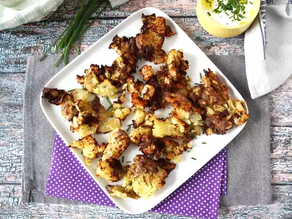 Rețetă Cartofi zdrobiți în air fryer, garnitura ultra crocantă!