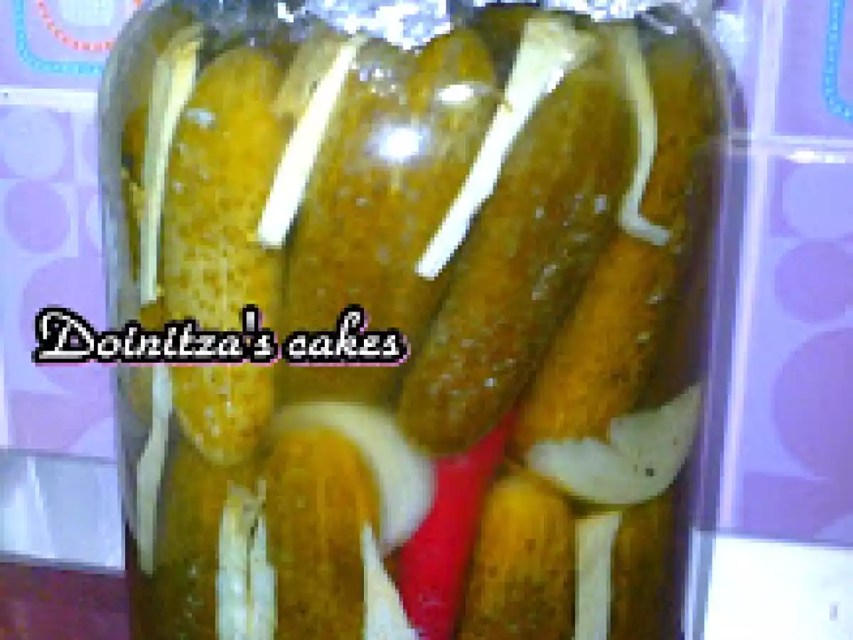 Castraveti in otet pt. iarna