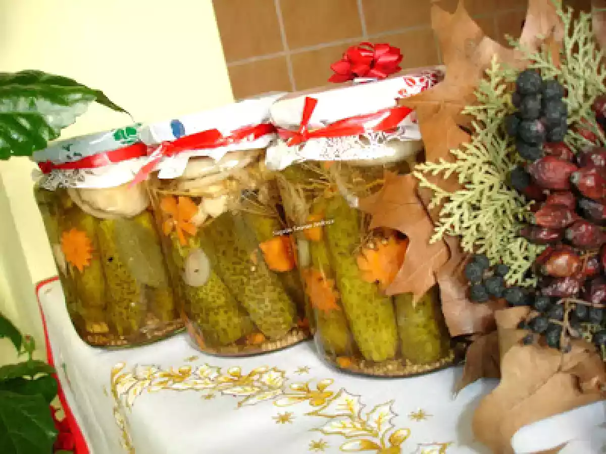 Castraveti la borcan dulci acrisori - poza 3