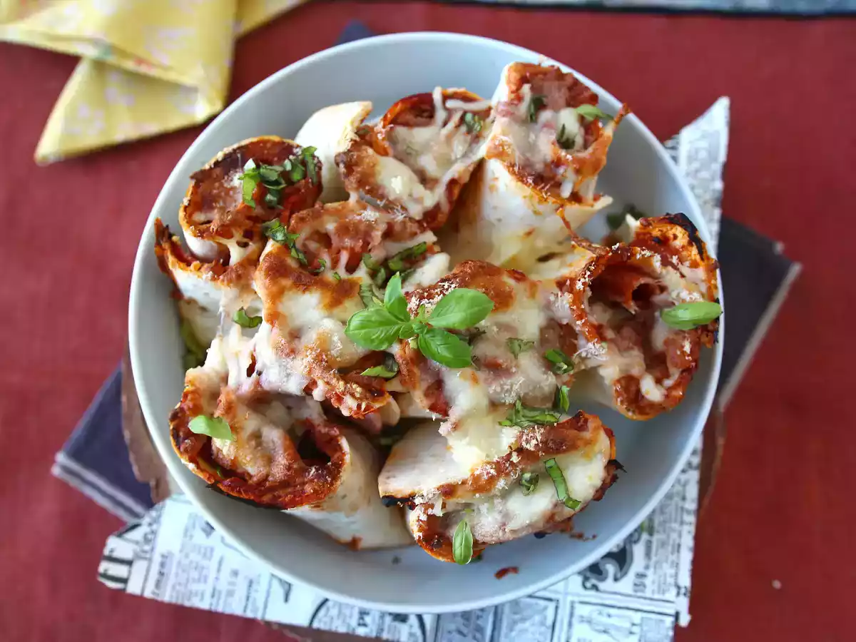 Ce să faci cu tortilla - rulou cu aromă de pizza! - poza 6