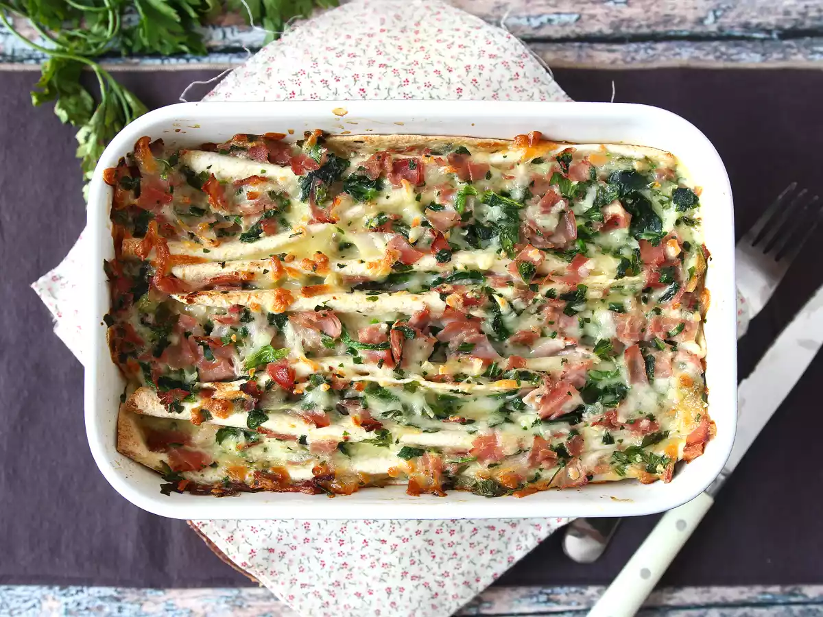 Ce să faci cu tortilla, șuncă presată, spanac și mozzarella? - poza 5