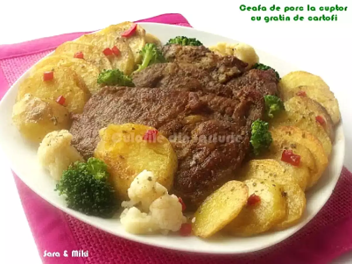 Ceafa de porc la cuptor cu gratin de cartofi - poza 3