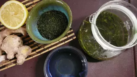 Ceai verde cu ghimbir