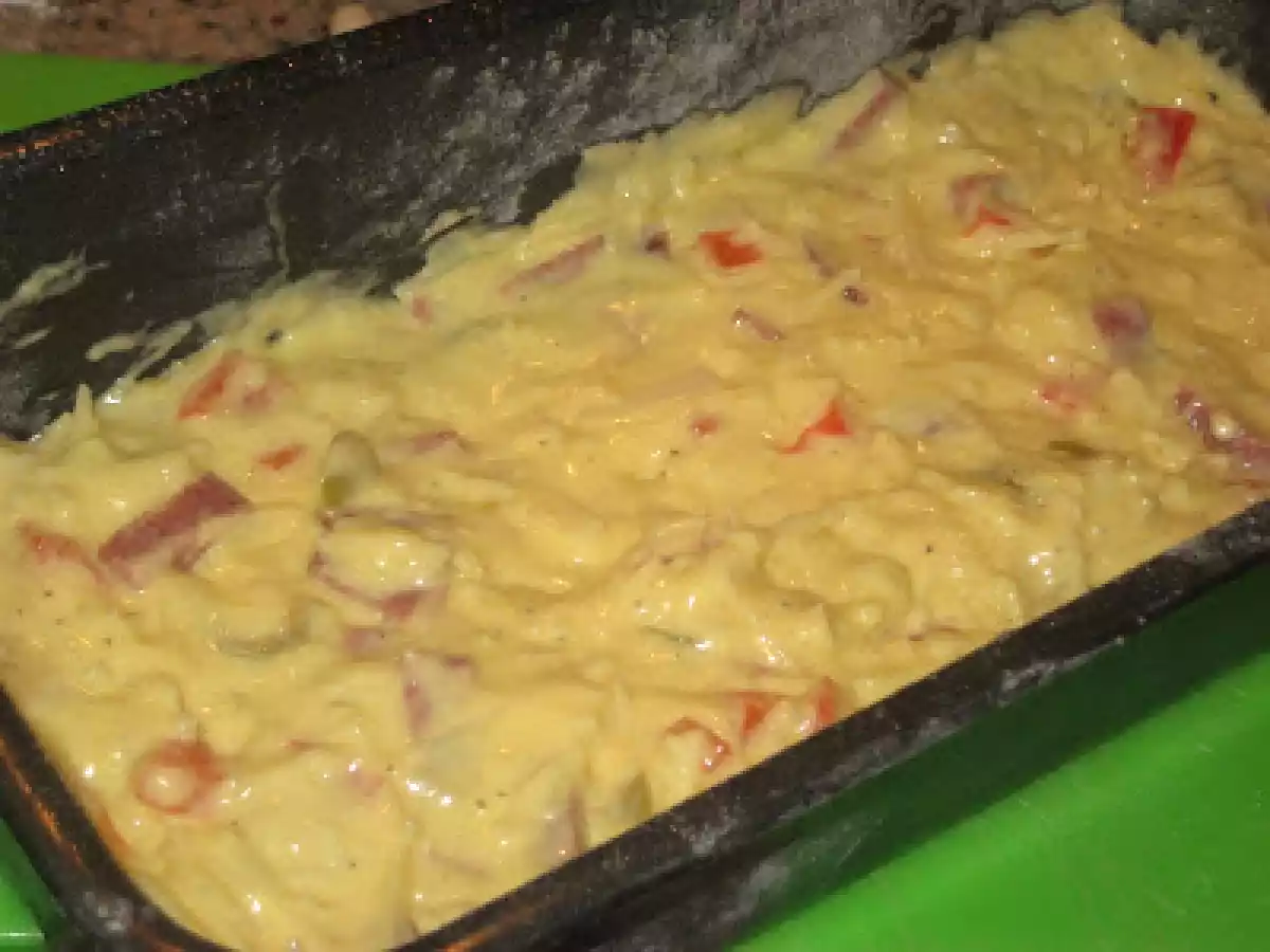 Chec aperitiv cu salam, masline si ardel rosu - poza 4