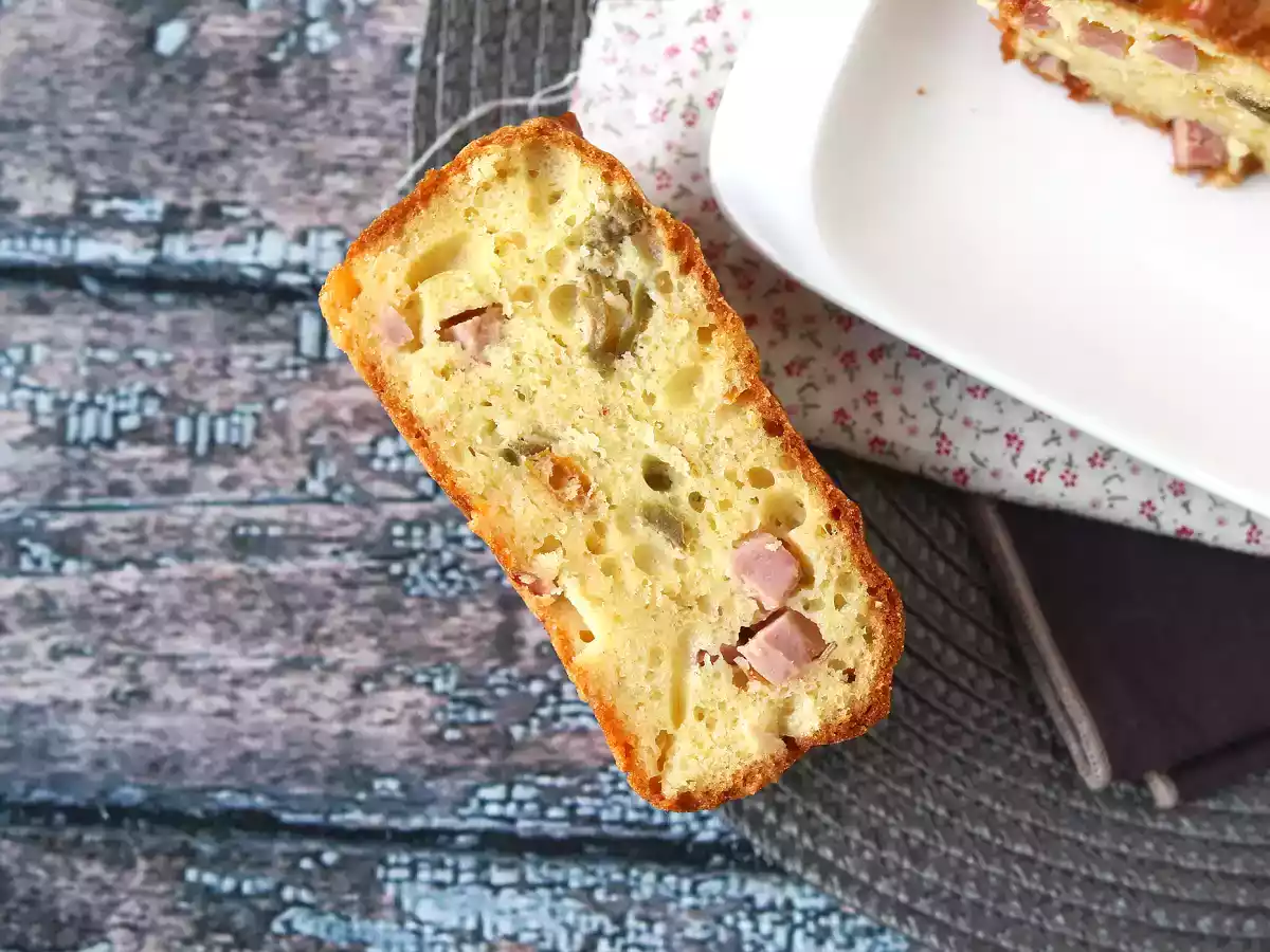 Chec aperitiv cu șuncă, măsline, roșii uscate și skyr - poza 3