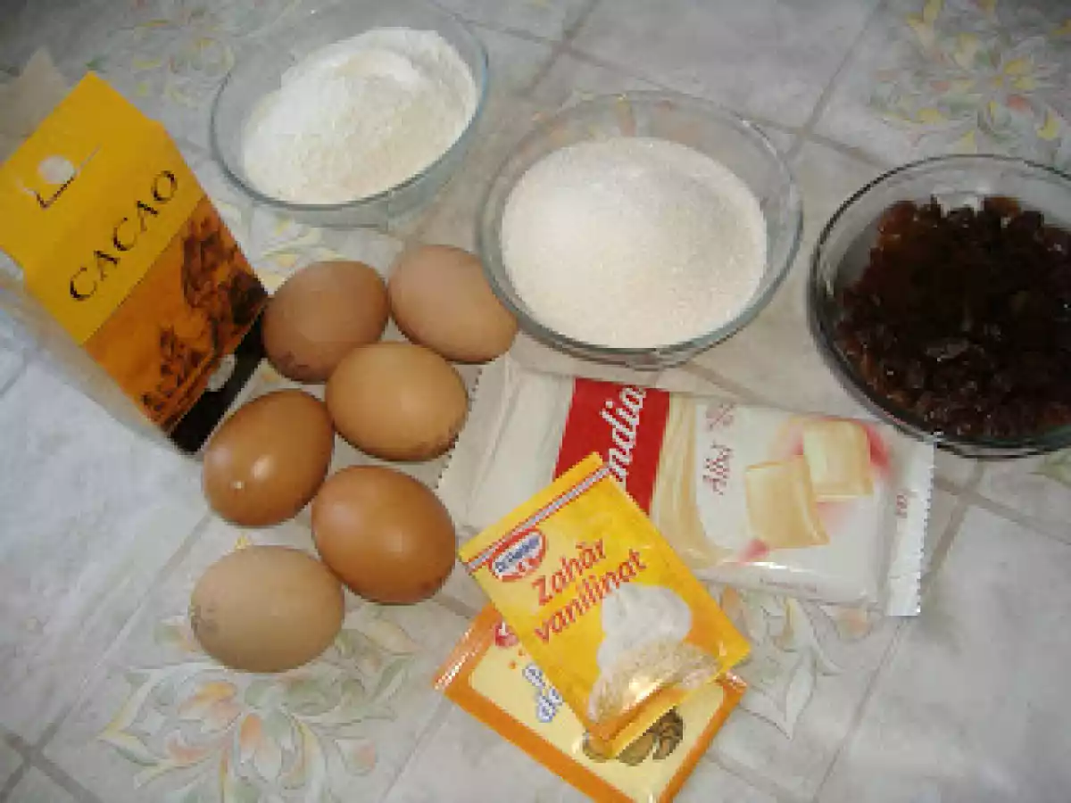 Chec cu ciocolata alba si stafide - poza 2