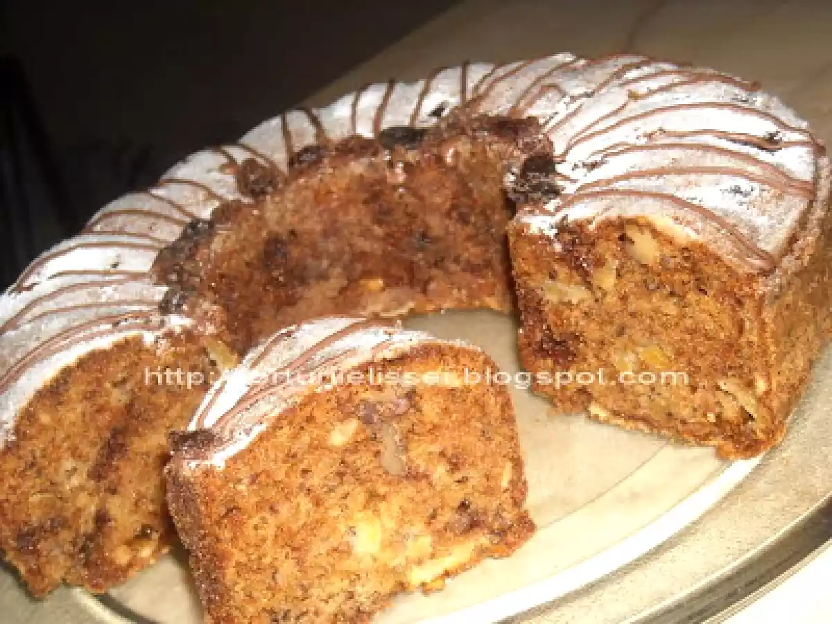 Chec cu mere, nuci si stafide