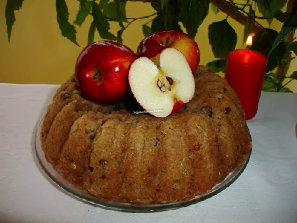 Chec cu mere, nuci si stafide - poza 3