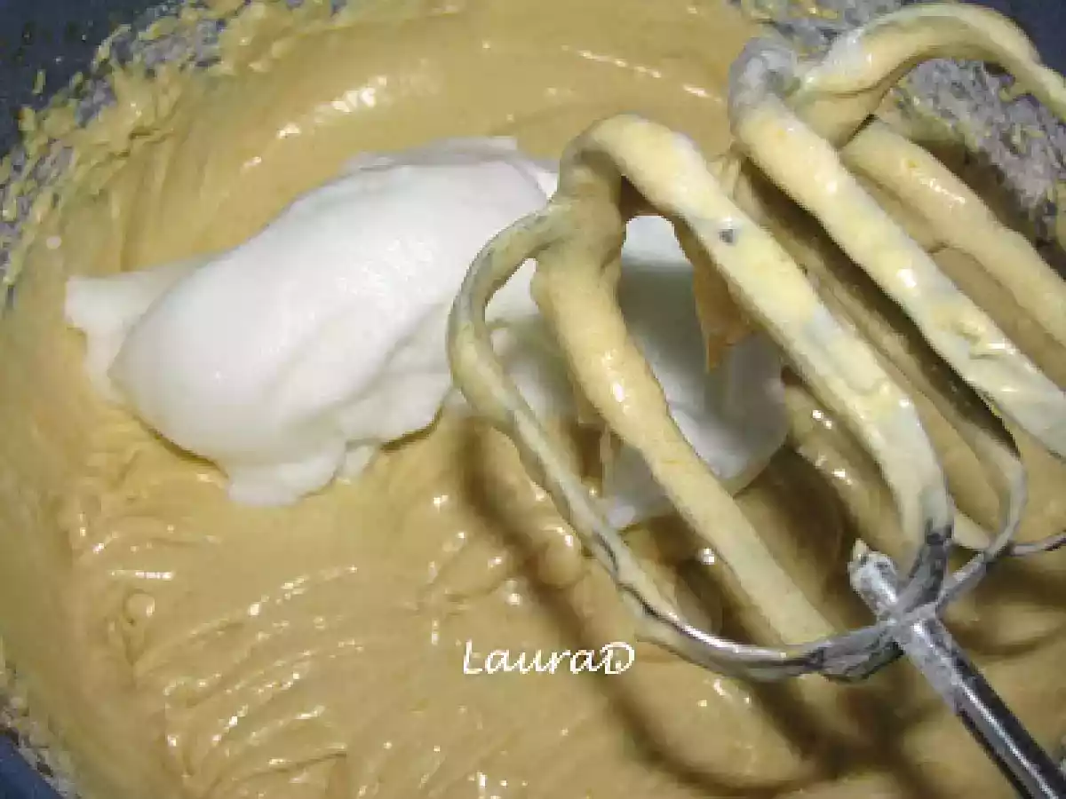 Chec cu miere si migdale crocante - poza 4