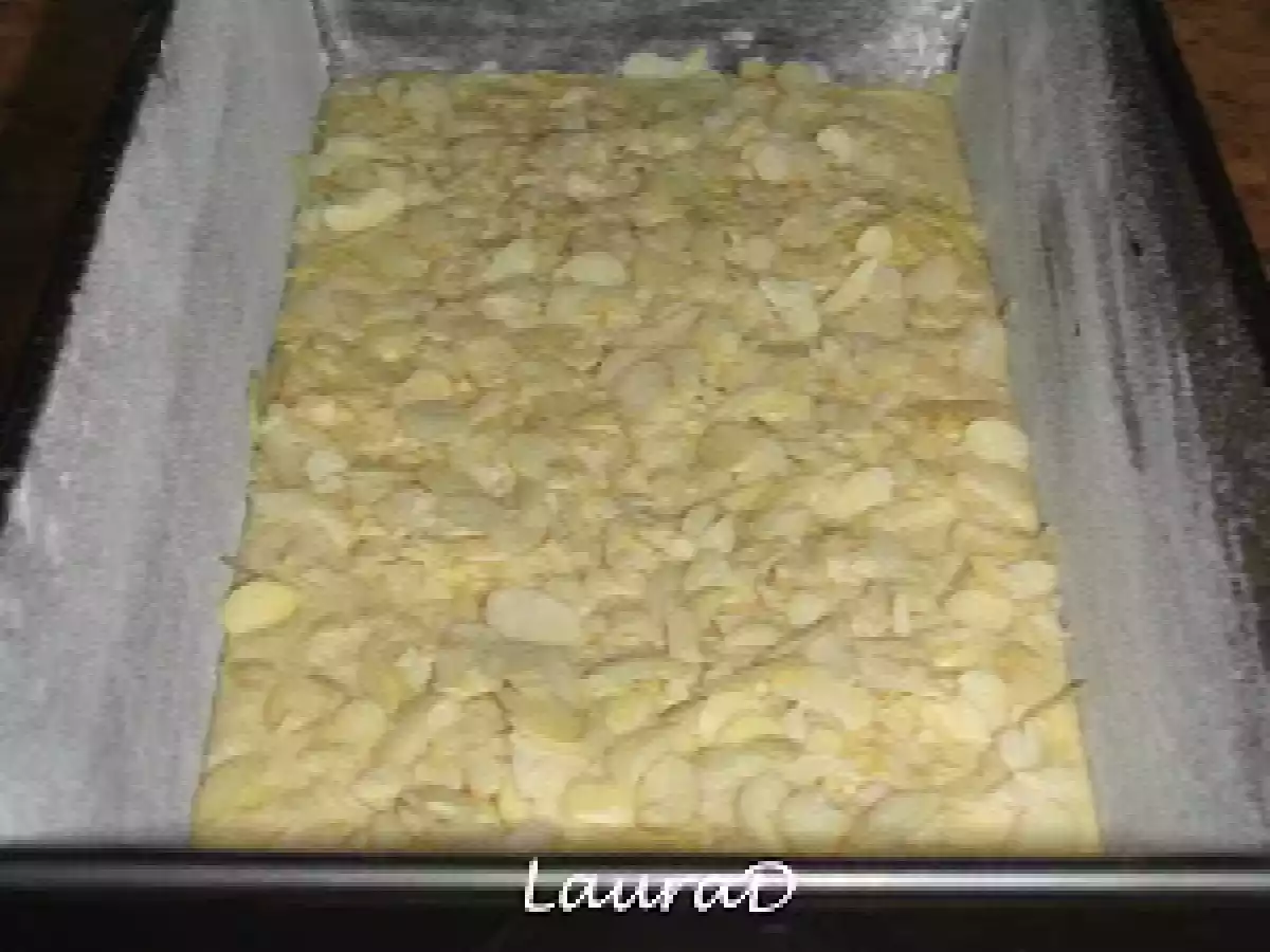 Chec cu miere si migdale crocante - poza 5