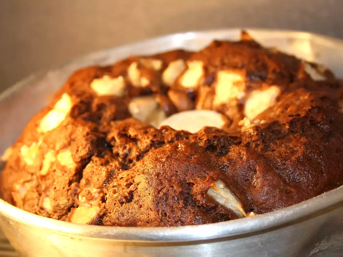 Chec cu pere si ciocolata amara